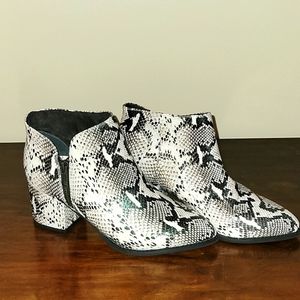 Seychelles Black and White Snake-Print Ankle Booties